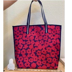 🌺NEW 🌺Pretty Flower Pattern Large Tote